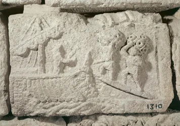 Relieve que representa la carga de un barco mercante, de una tumba